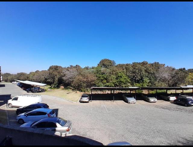 2 BEDROOM PROPERTY TO RENT IN ROOIHUISKRAAL NORTH
